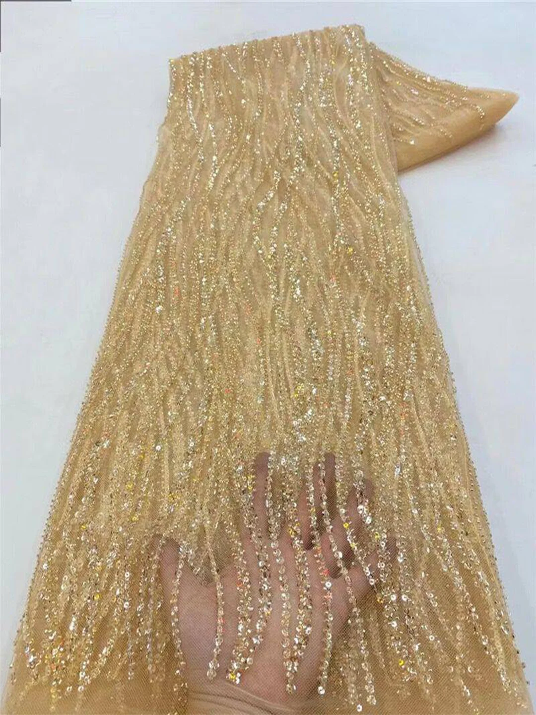 Gold Color Africa Embroidered  - مراجعة Glitter Tablecloth وسعره