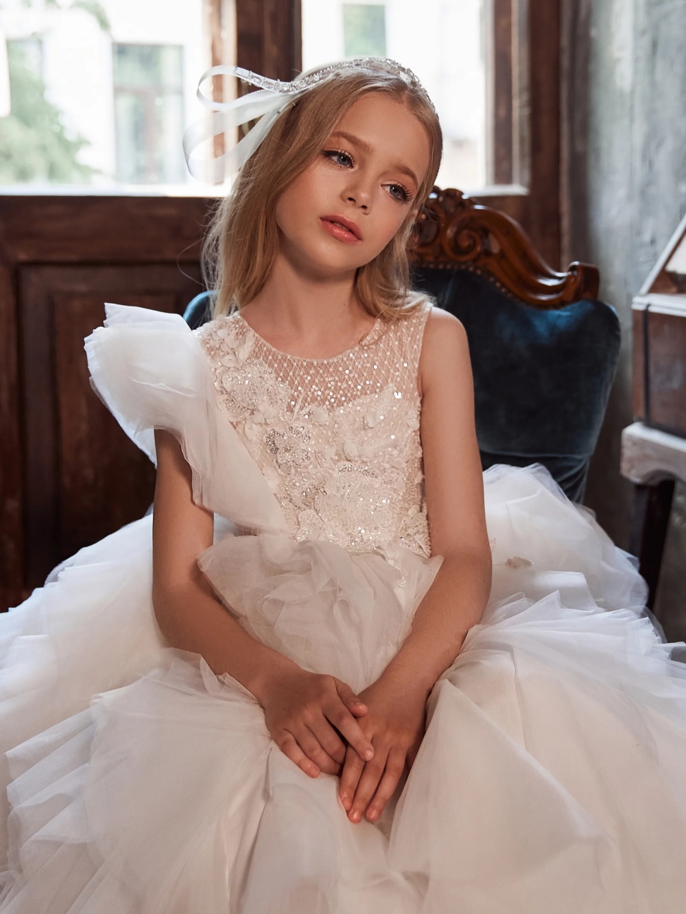 Puffy Sequined Beaded Princess - مراجعة Glitter Tablecloth وسعره